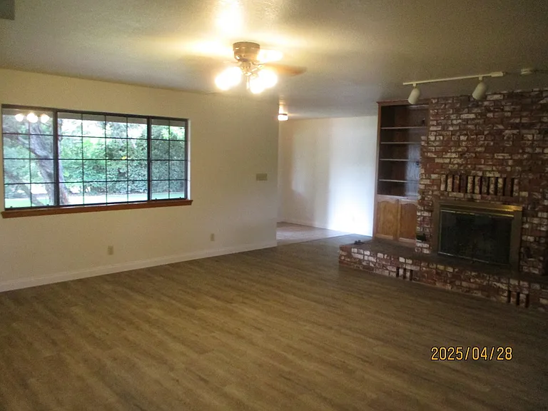 10241 16th Ave — Photo 7