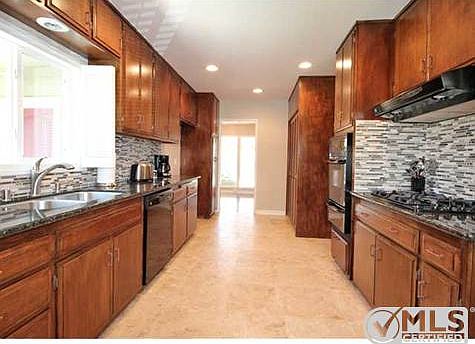 3rd image of 146 Mankato St