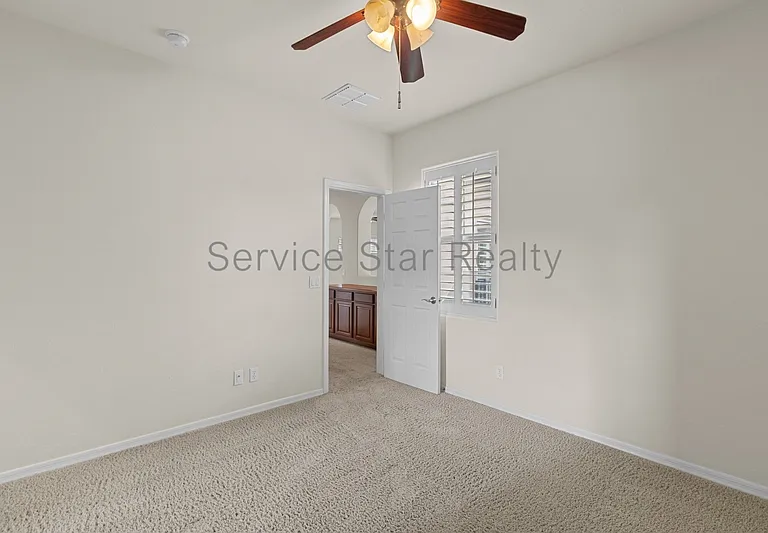 3724 E Robin Ln — Photo 23