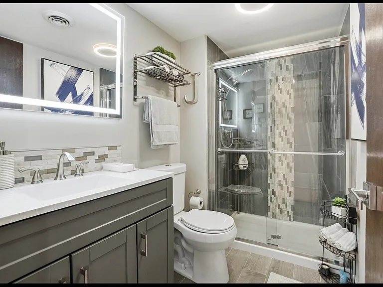 19533 Lake Shore Dr #2S — Photo 6
