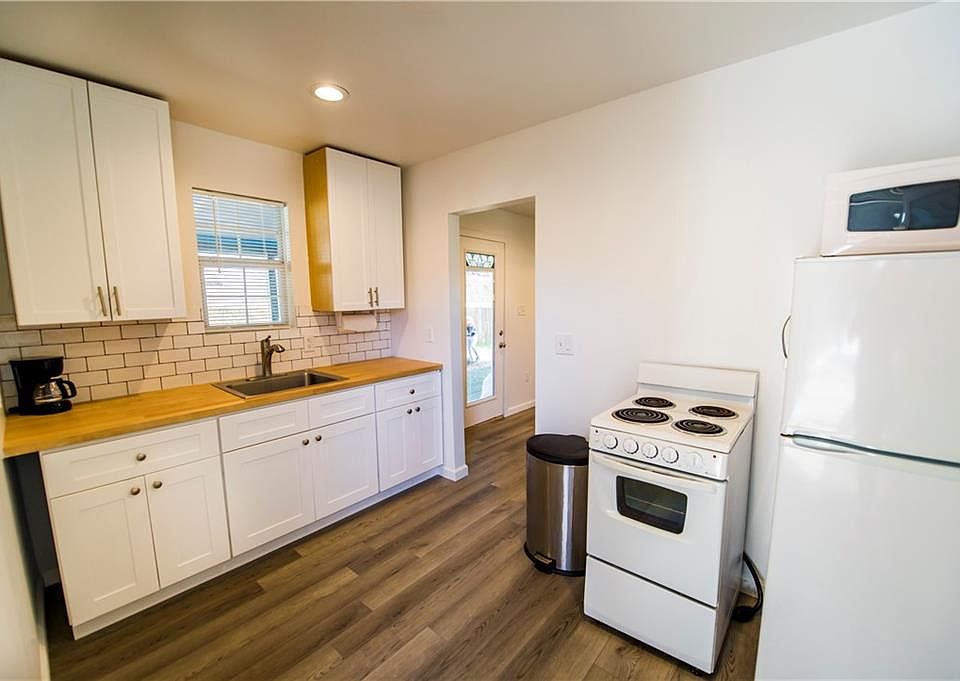 1st image of 901 Valdez St #3