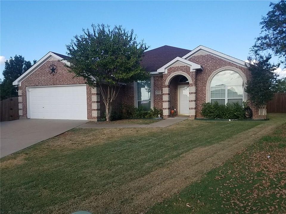1st image of 804 Joshua Dr