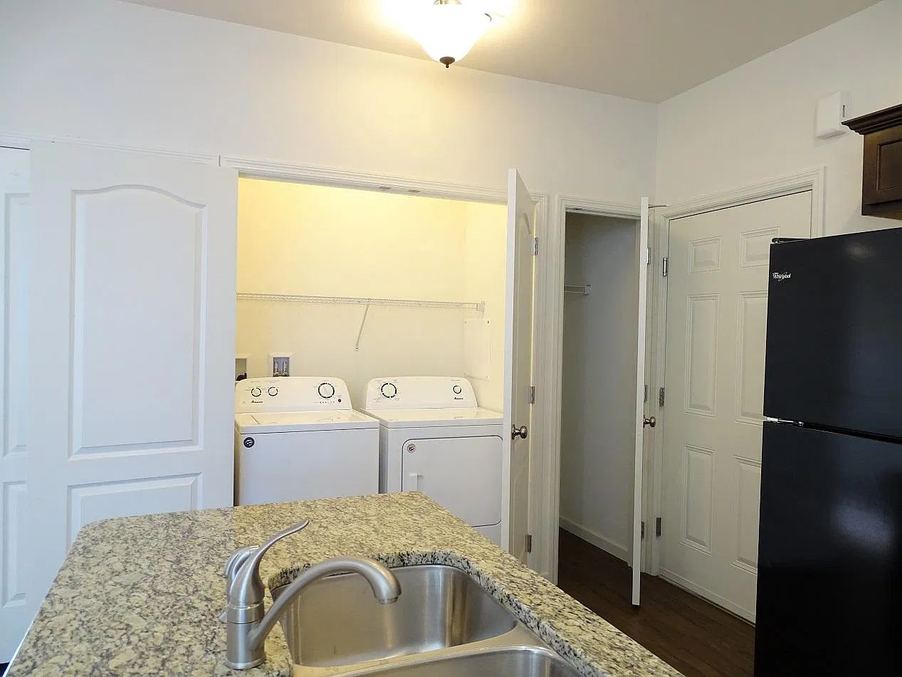 2 bed, 1155 sqft, $1,495 — Photo 3