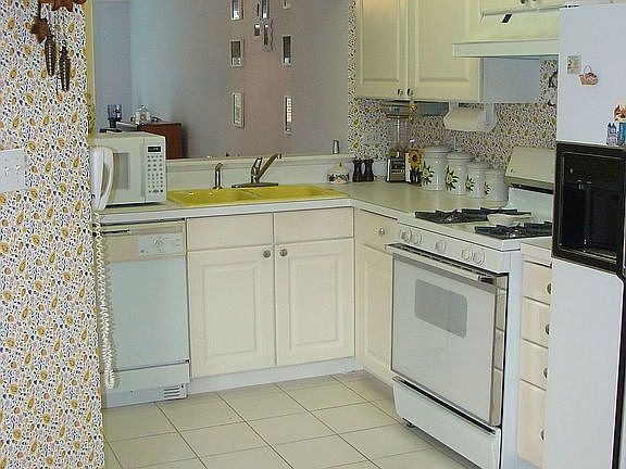2nd image of 5126 Deblin Ln