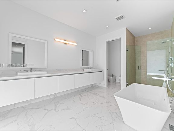 4th image of 16680 Botaniko Dr N #16680