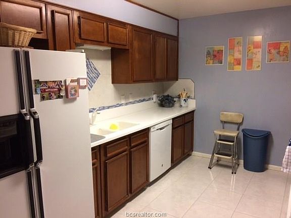 2nd image of 2902 Cherry Creek Cir
