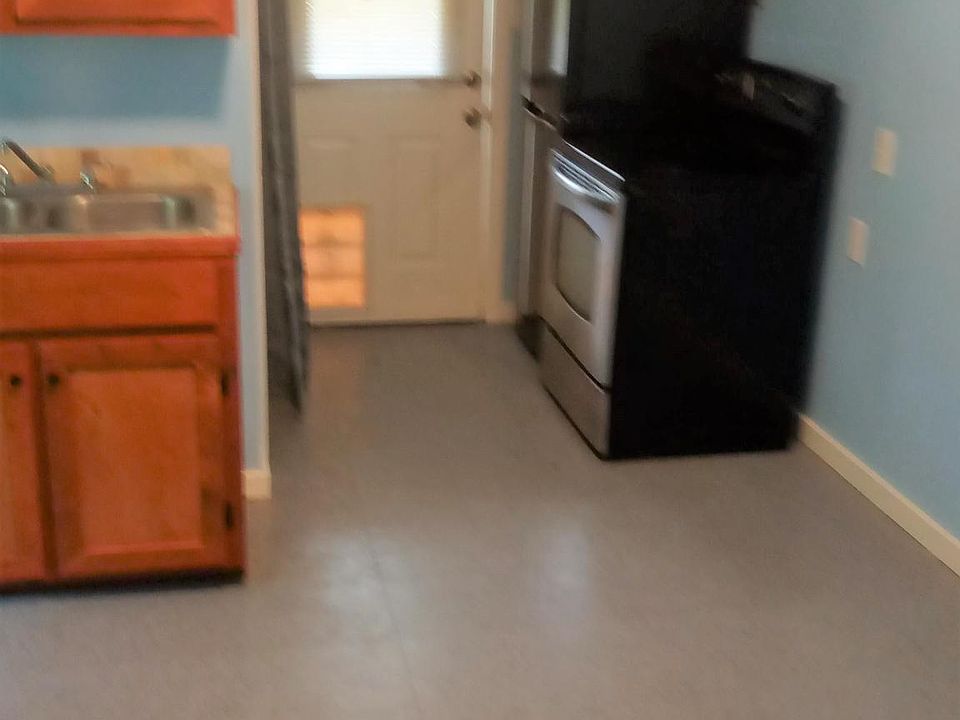 2nd image of 323 17th St