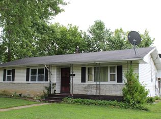 300 E Harker St, Mountain Grove, MO 65711