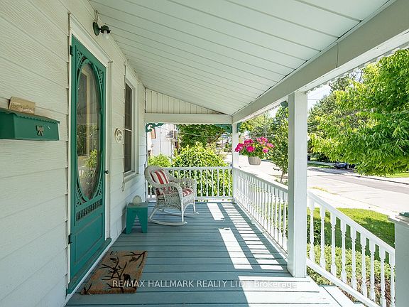 3rd image of 40 Pinegrove Ave