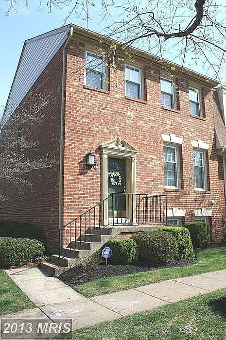 1st image of 10156 Village Knolls Ct