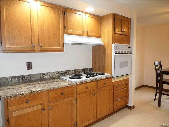 5th image of 35 Hawthorne Ave