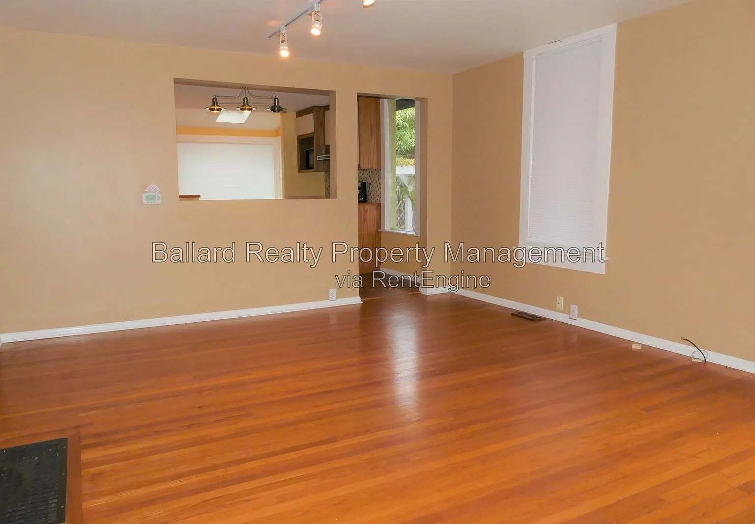 3 bed, 1.5 bath, 1250 sqft, $4,495 — Photo 4