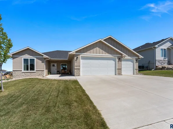 2612 S Galena Ave, Sioux Falls, SD 57110