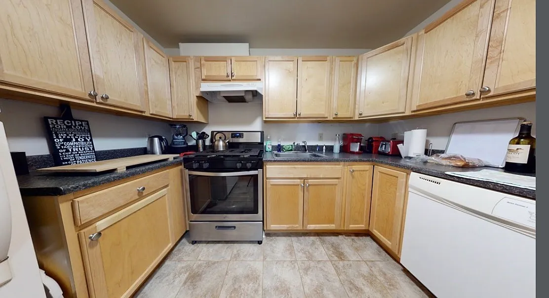 18 Juniper St — Photo 2