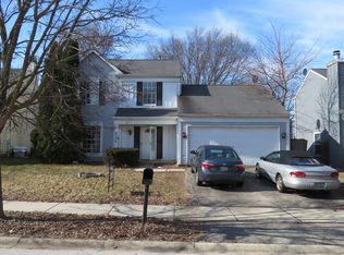 327 Newport Ln, Aurora, IL 60504