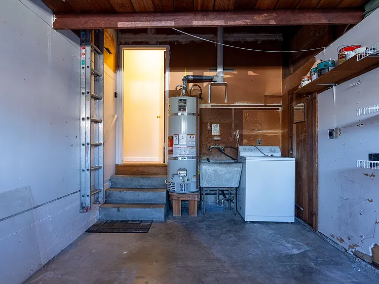 3834 Colegrove St — Photo 22