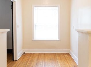 145 Chatsworth St S #202, Saint Paul, MN 55105