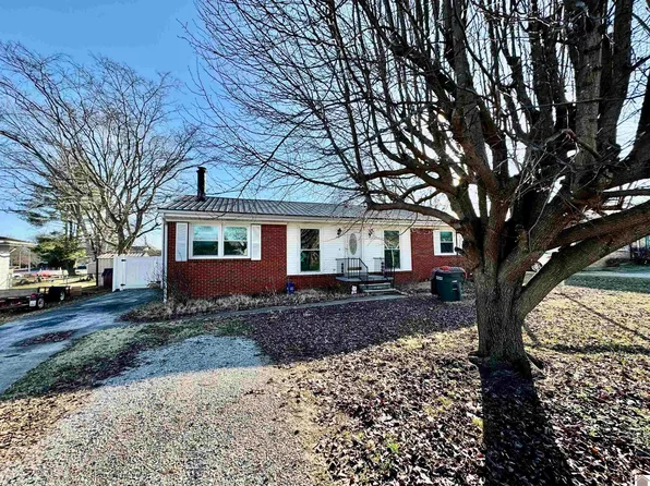 210 Magnolia Dr, Hopkinsville, KY 42240