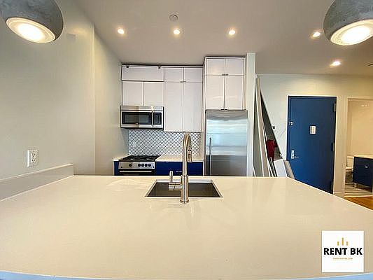 5th image of 1171 Greene Ave #2C