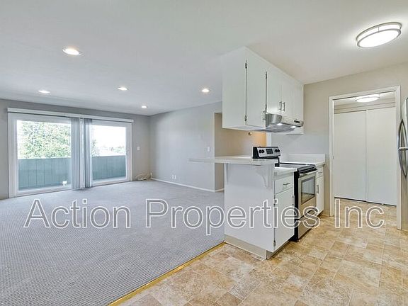 5th image of 1458 Hudson St APT 301