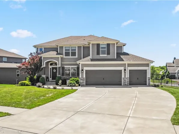 9703 NE 97th St, Kansas City, MO 64157