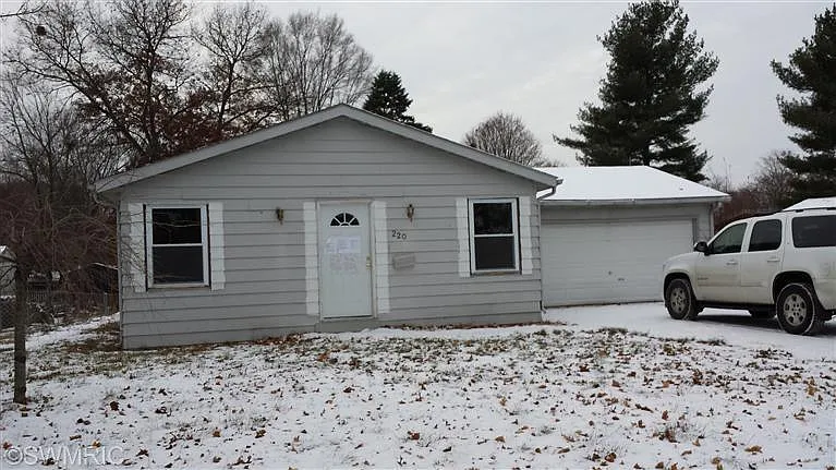 220 Orchard St photo 1
