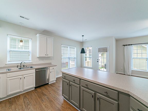 2nd image of 9709 Denbolme St