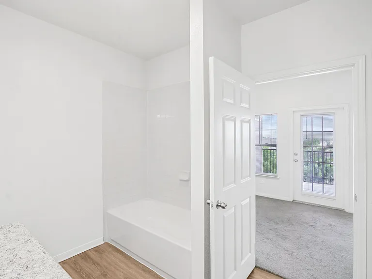 Tuckaway Apartment Homes — Photo 9