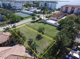 161 Seminole Ln, Cocoa Beach, FL 32931