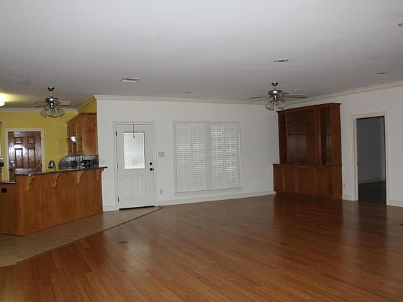 2nd image of 701 S Parkerson St