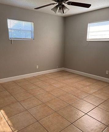 3rd image of 505 Lee Ave