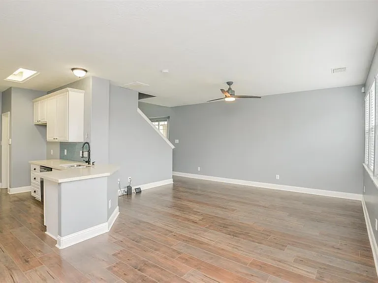 8755 Thistlemoor Ln — Photo 3