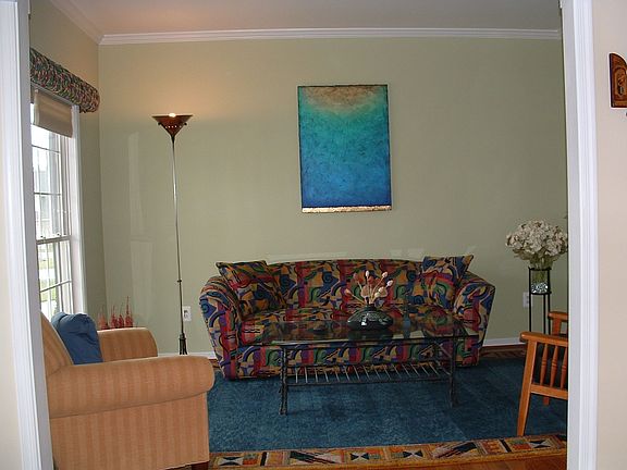 4th image of 104 Loretta Way