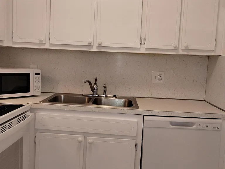 2880 Lake Osborne Dr #209 — Photo 10