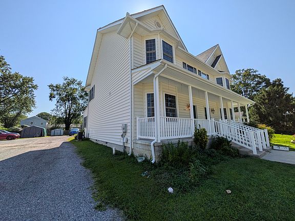 3rd image of 310 Del Rhodes Ave #A