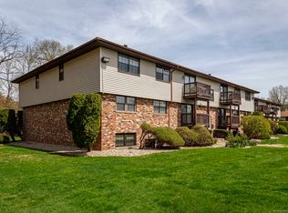 44 Surrey Dr APT A2, Newington, CT 06111