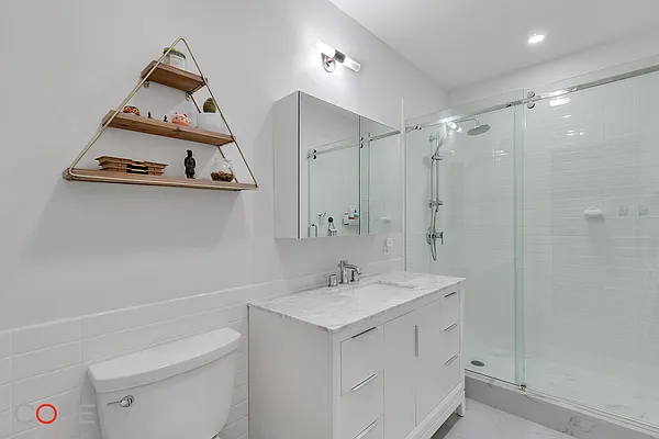 Rented by CORE | media 6