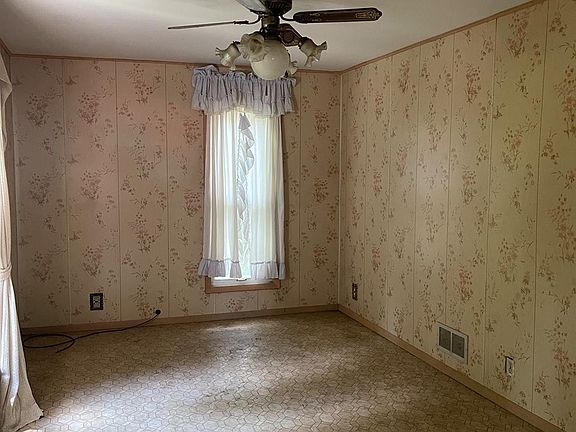 4th image of 1210 Harrison St