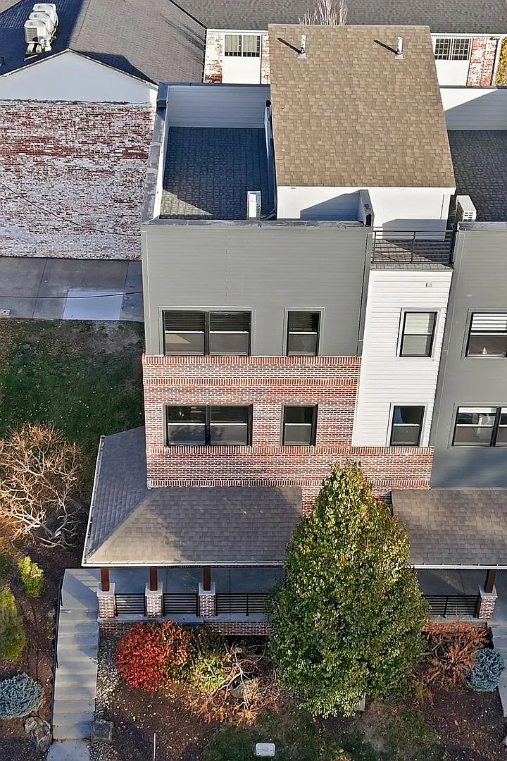 Building Photo - 919 S 31st St