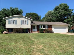 1197 Foxfire Dr, Painesville, OH