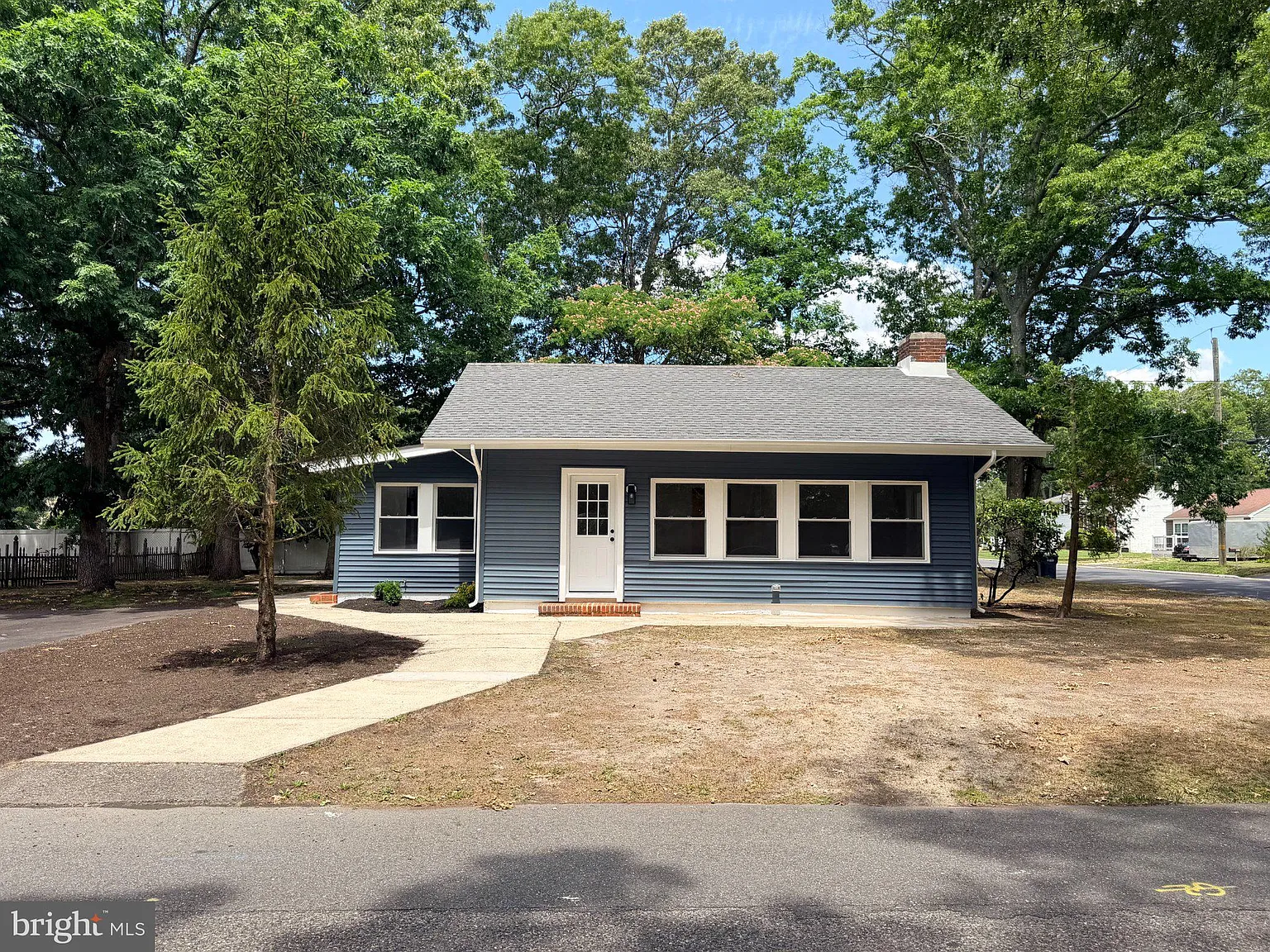 3 bed, 1.0 bath, 873 sqft, $2,500 — Photo 3