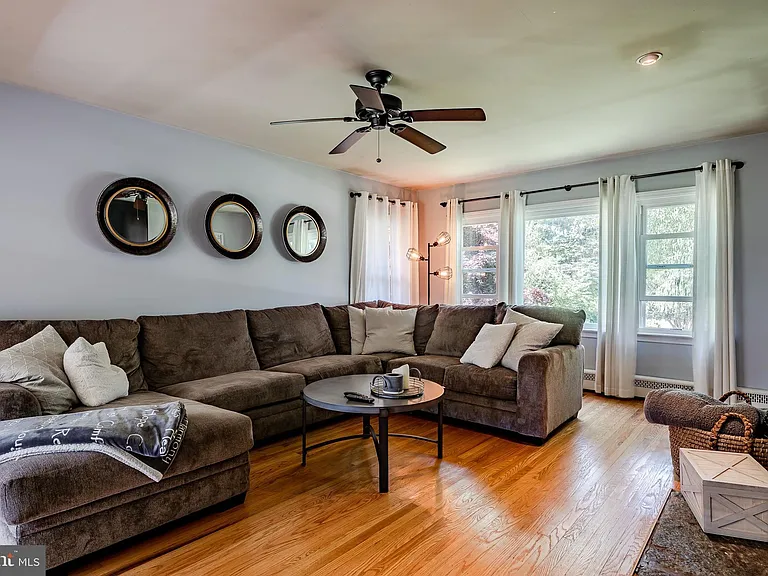 1538 Carmac Rd — Photo 5