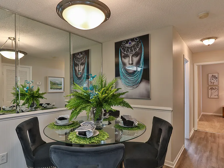 Windsor Palms Apartment Homes — Photo 5