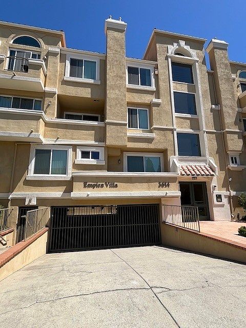 1st image of 3614 Empire Dr APT 204