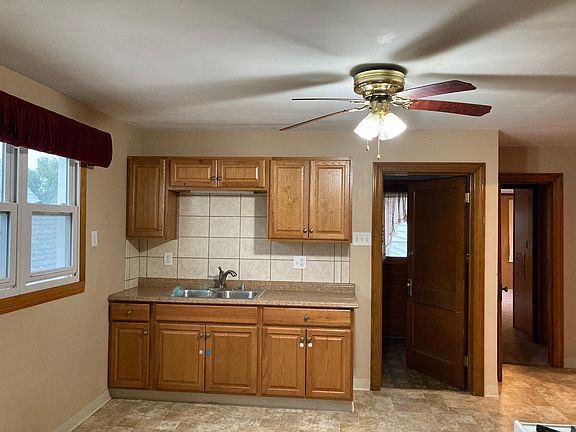 5th image of 257 Ludington St #2