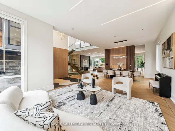 139 Newton Dr, Toronto, ON M2M 2N4