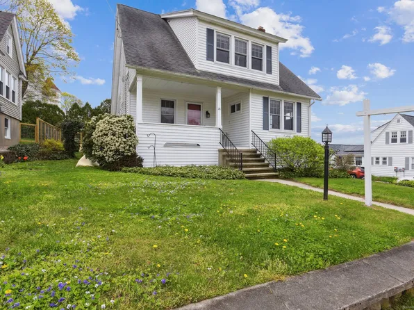 28 Woodlawn Road, New London, CT 06320