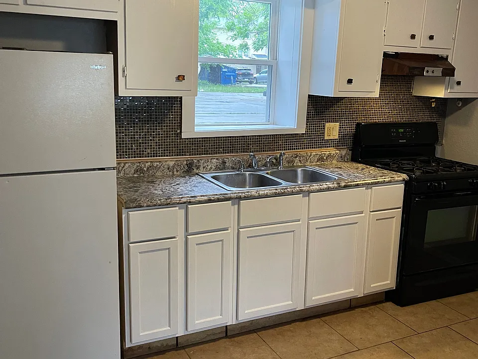 160 S Curtis Ave #1S