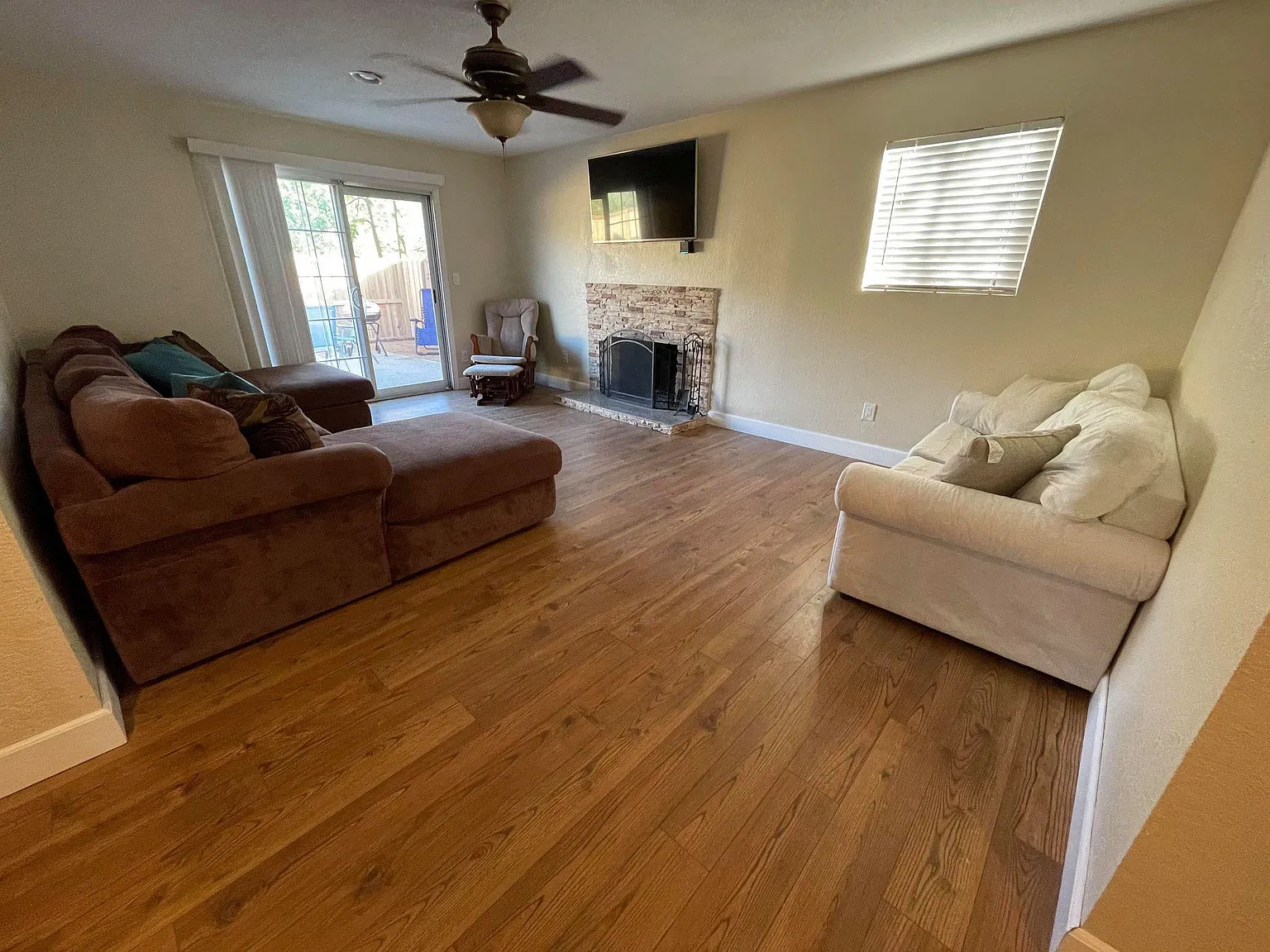 4 bed, 1680 sqft, $4,095 — Photo 3