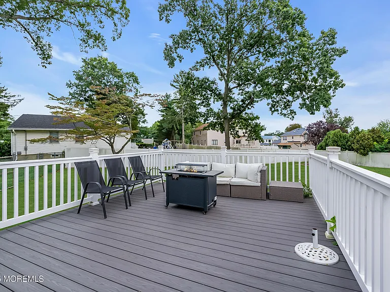 540 Wall St — Photo 3